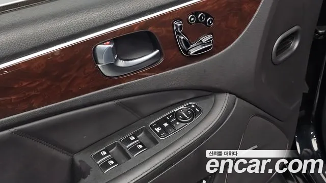 Hyundai Equus — фото 18