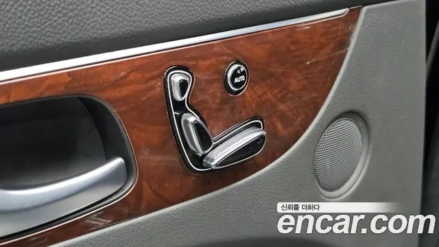 Hyundai Equus — фото 19
