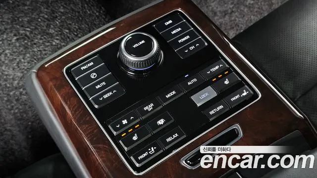 Hyundai Equus — фото 20