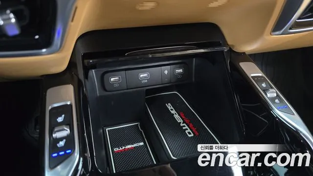 Kia Sorento — фото 13