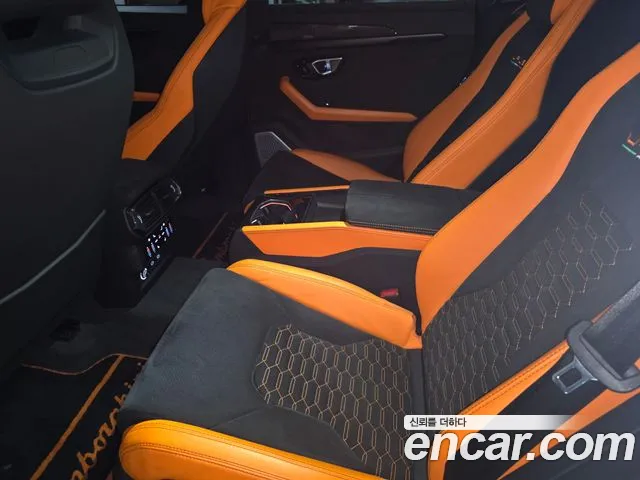Lamborghini Urus — фото 11