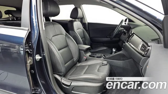 Kia Niro — фото 11