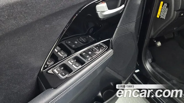 Kia Niro — фото 13