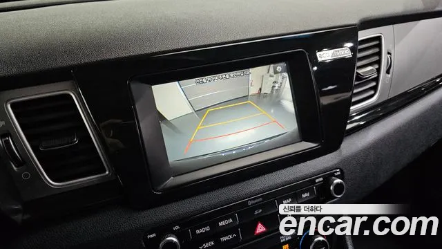 Kia Niro — фото 17