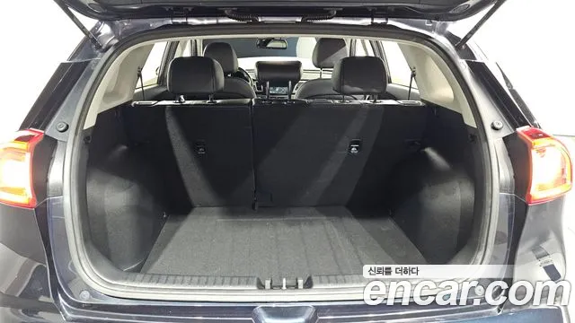 Kia Niro — фото 20