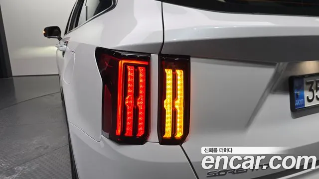 Kia Sorento — фото 24