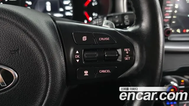 Kia Sorento — фото 17
