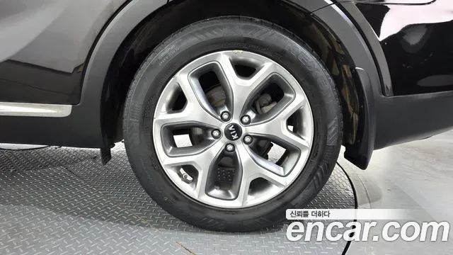 Kia Sorento — фото 21