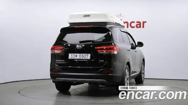 Kia Sorento — фото 4