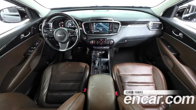 Kia Sorento — фото 7