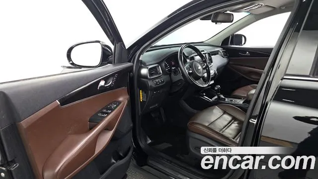 Kia Sorento — фото 10