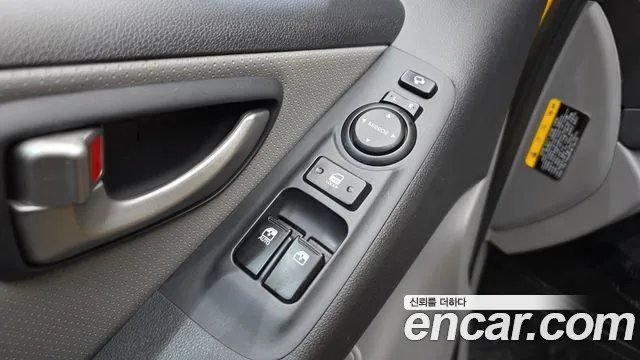 Hyundai Starex — фото 13