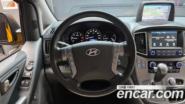 Hyundai Starex — фото 12