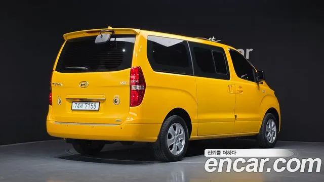 Hyundai Starex — фото 2