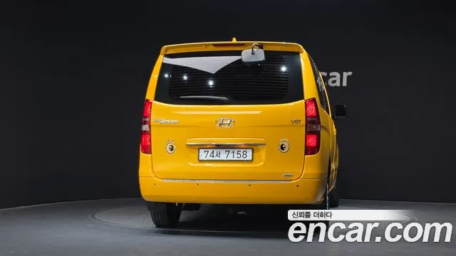 Hyundai Starex — фото 4