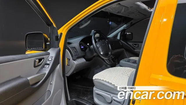 Hyundai Starex — фото 10