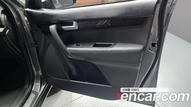 Kia Sorento — фото 24
