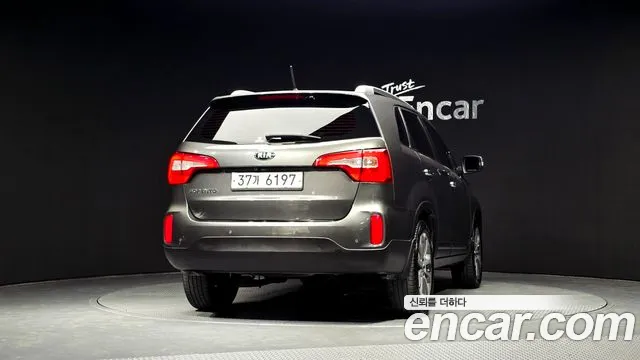 Kia Sorento — фото 4