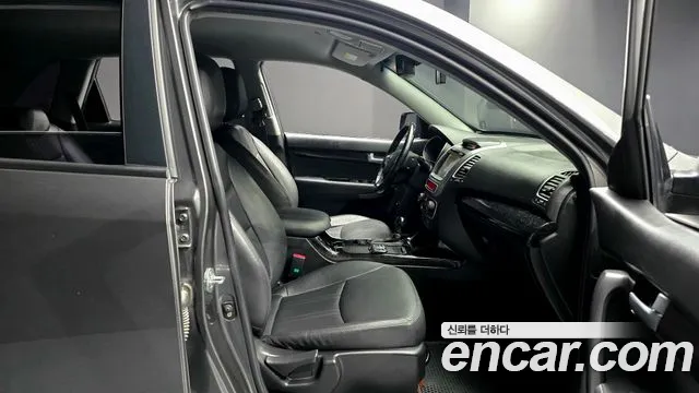 Kia Sorento — фото 10