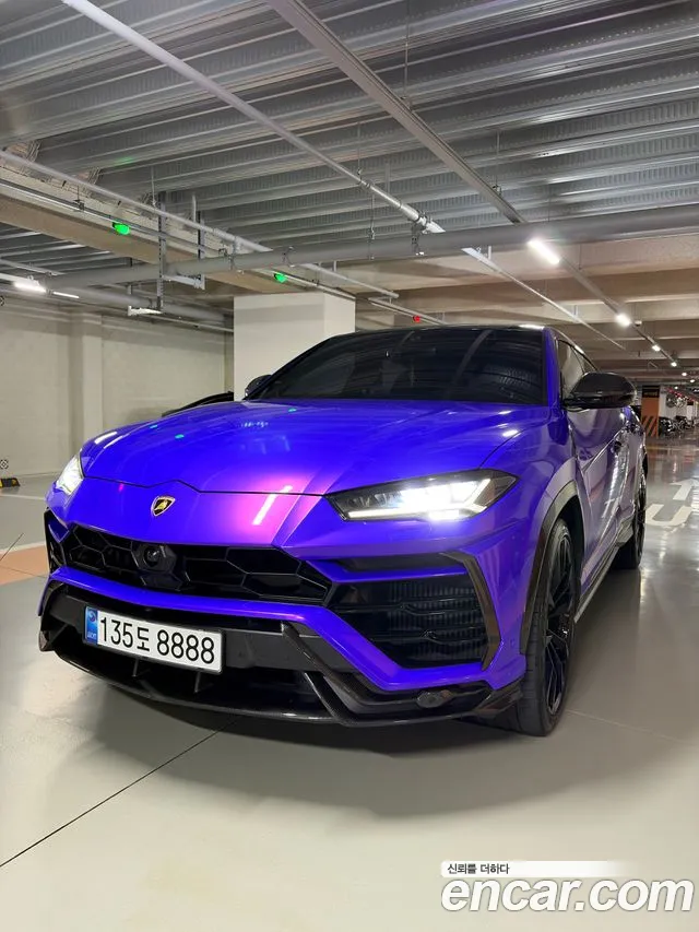 Lamborghini Urus — фото 1
