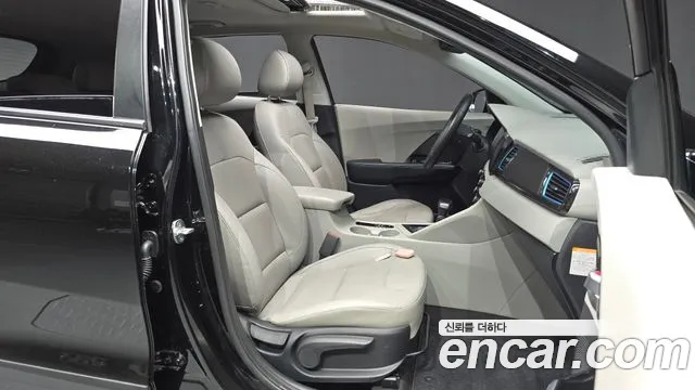 Kia Niro — фото 10