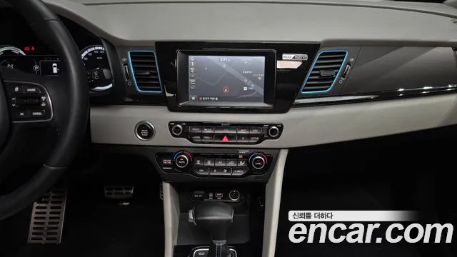 Kia Niro — фото 13