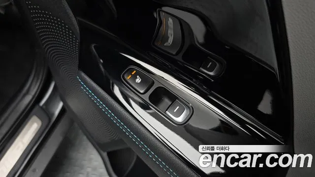 Kia Niro — фото 18