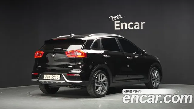 Kia Niro — фото 1