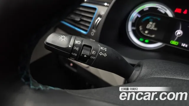 Kia Niro — фото 32