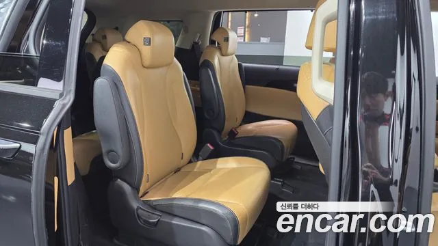 Kia Carnival — фото 11