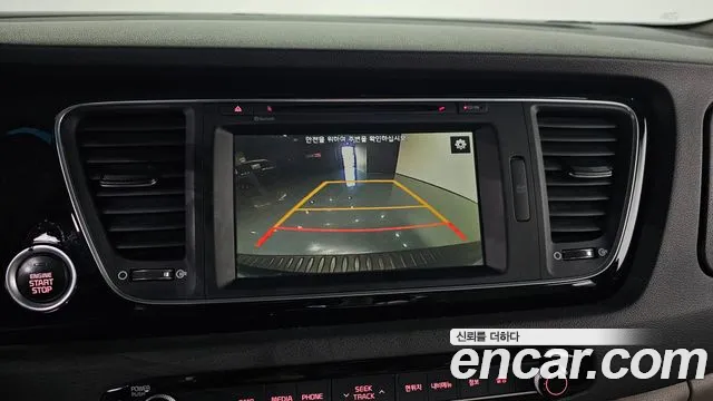 Kia Carnival — фото 14