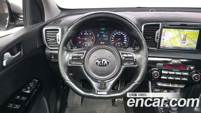 Kia Sportage — фото 12