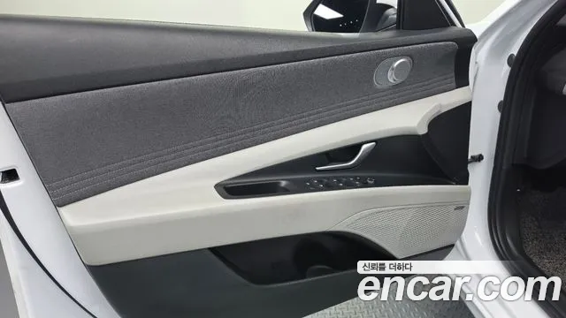 Hyundai Avante — фото 18