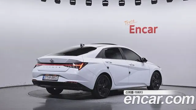 Hyundai Avante — фото 2