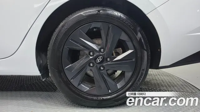 Hyundai Avante — фото 21