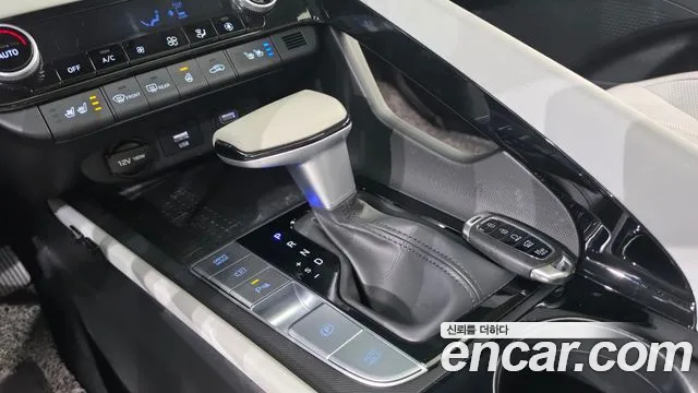 Hyundai Avante — фото 9