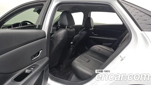 Hyundai Avante — фото 12