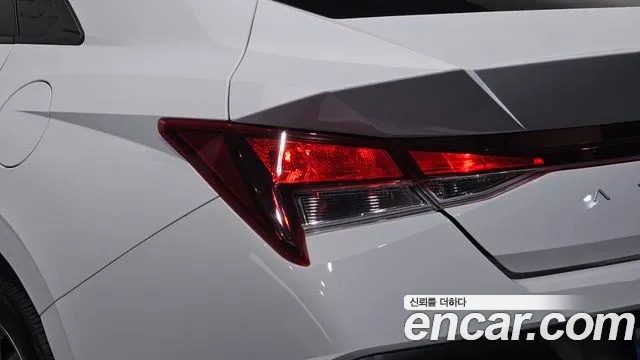 Hyundai Avante — фото 23