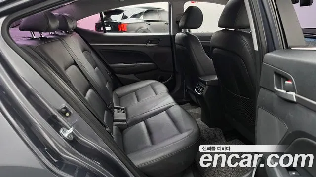 Hyundai Avante — фото 11