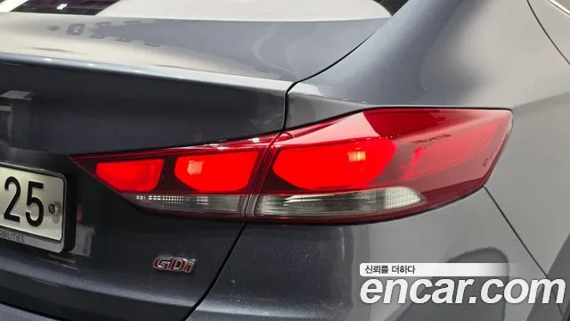 Hyundai Avante — фото 23