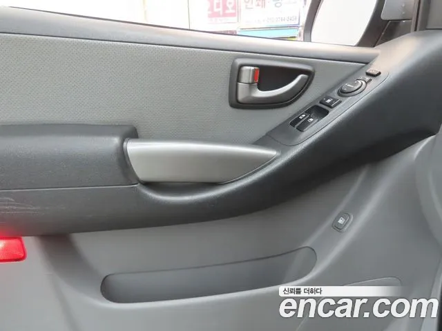 Hyundai Starex — фото 14