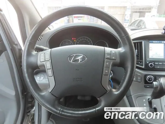 Hyundai Starex — фото 17
