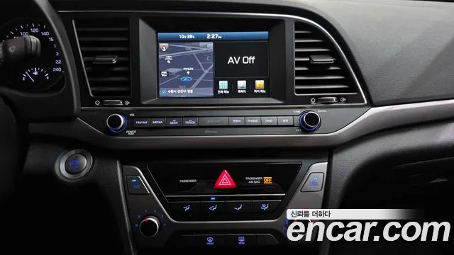 Hyundai Avante — фото 13