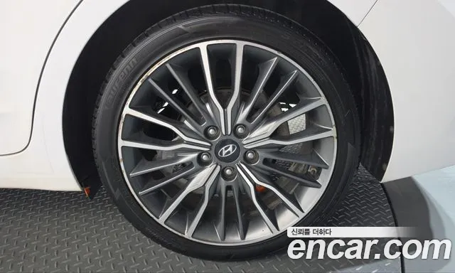 Hyundai Avante — фото 21
