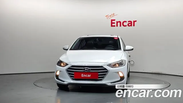 Hyundai Avante — фото 3