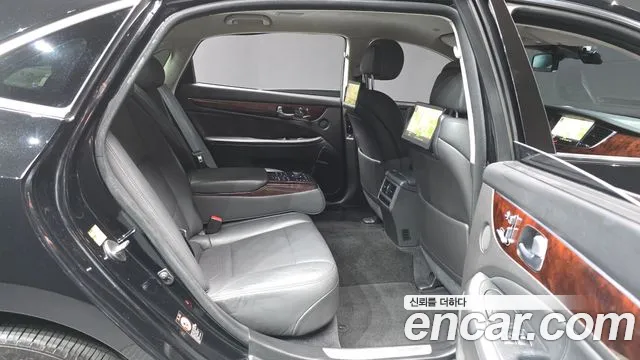 Hyundai Equus — фото 12