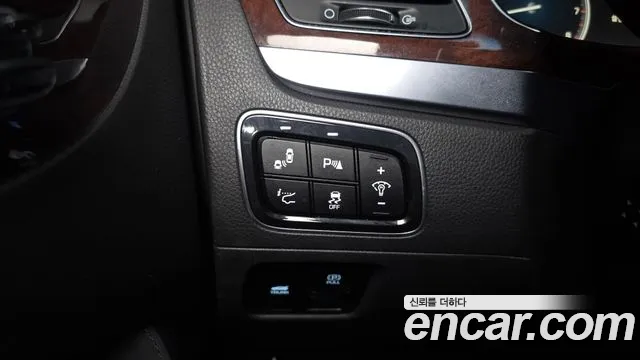 Hyundai Equus — фото 16