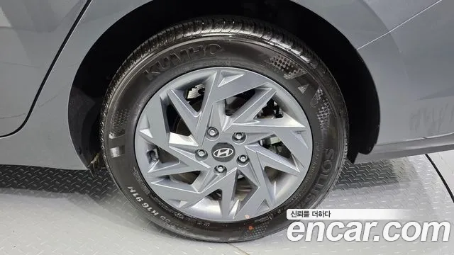 Hyundai Avante — фото 21