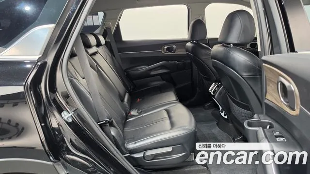Kia Sorento — фото 11