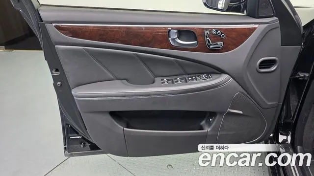Hyundai Equus — фото 24
